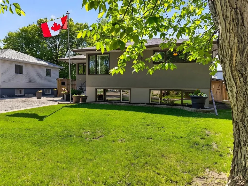 3723 2 Street NW Calgary AB T2K0Y5