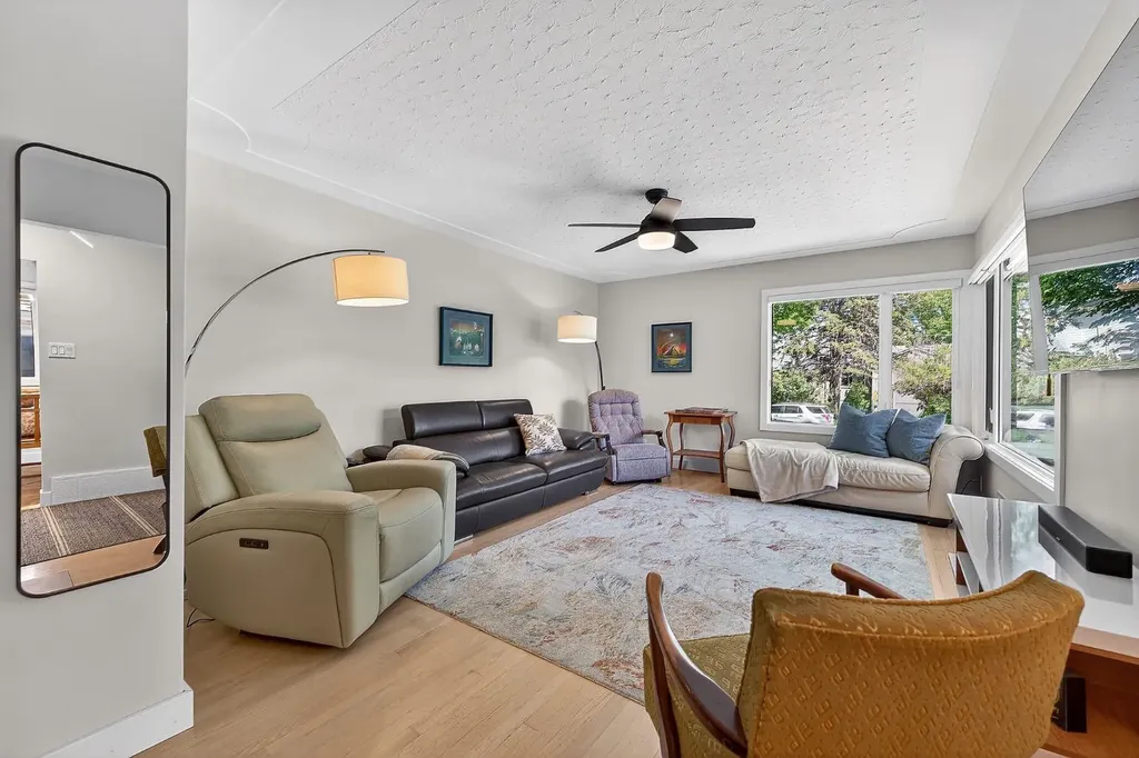 3723 2 Street NW Calgary AB T2K0Y5