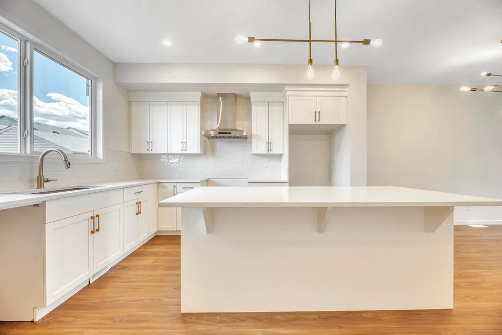152 Annette Villas NW Calgary AB T3R 2B5