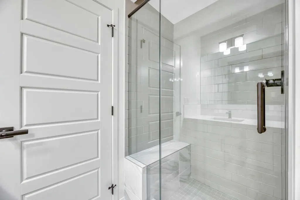 152 Annette Villas NW Calgary AB T3R 2B5