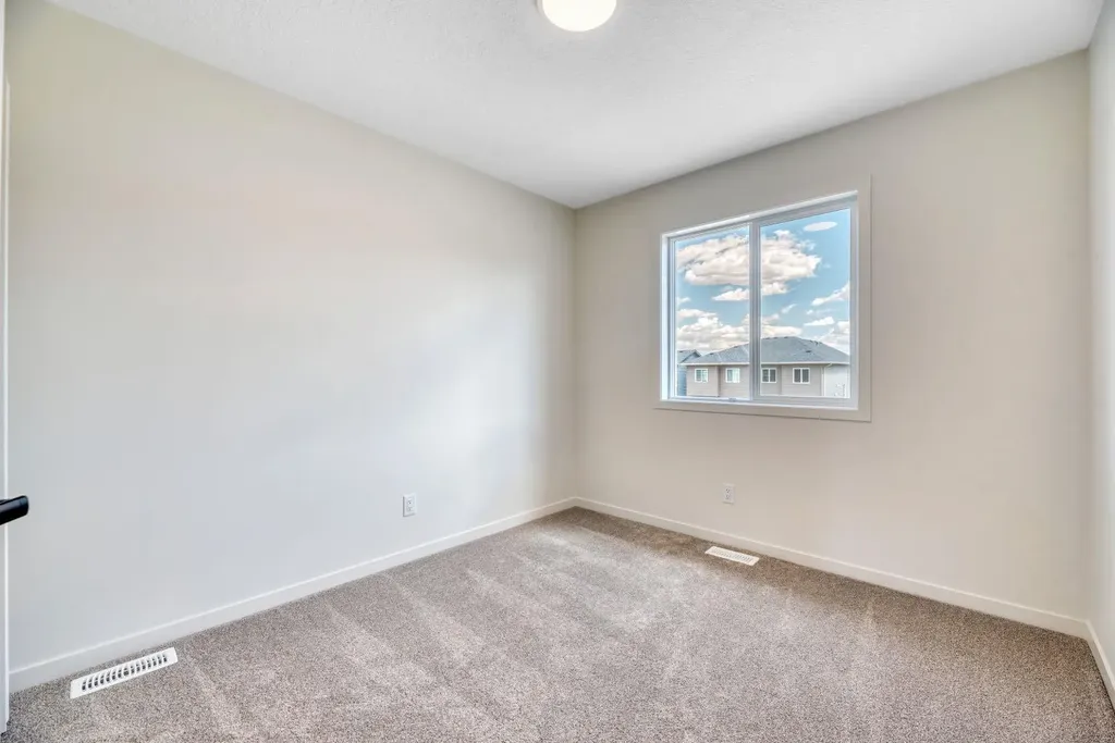 152 Annette Villas NW Calgary AB T3R 2B5