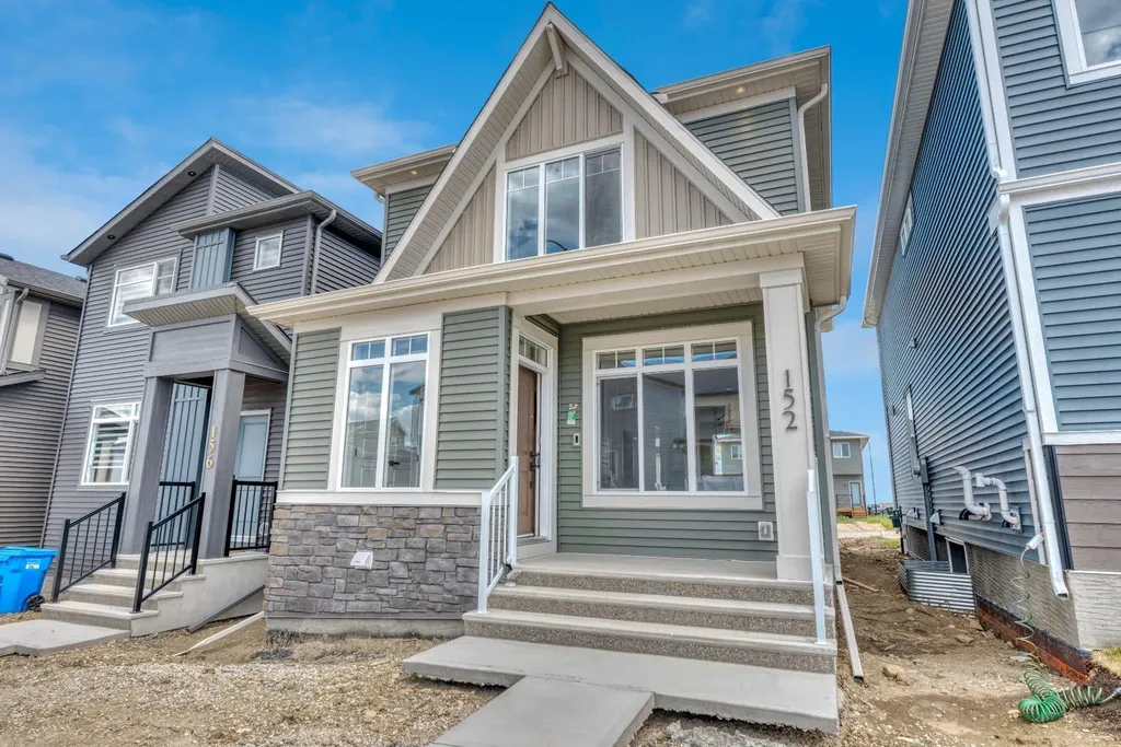 152 Annette Villas NW Calgary AB T3R 2B5