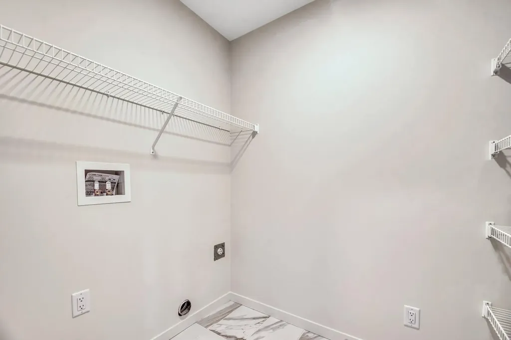 152 Annette Villas NW Calgary AB T3R 2B5