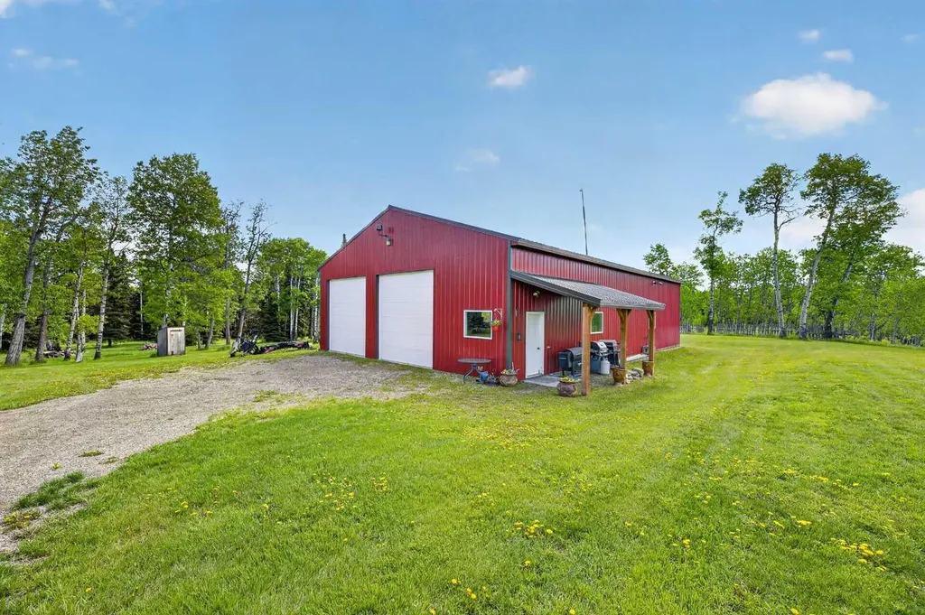 33445 Highway 587 Rural Mountain View County AB T0M 1X0