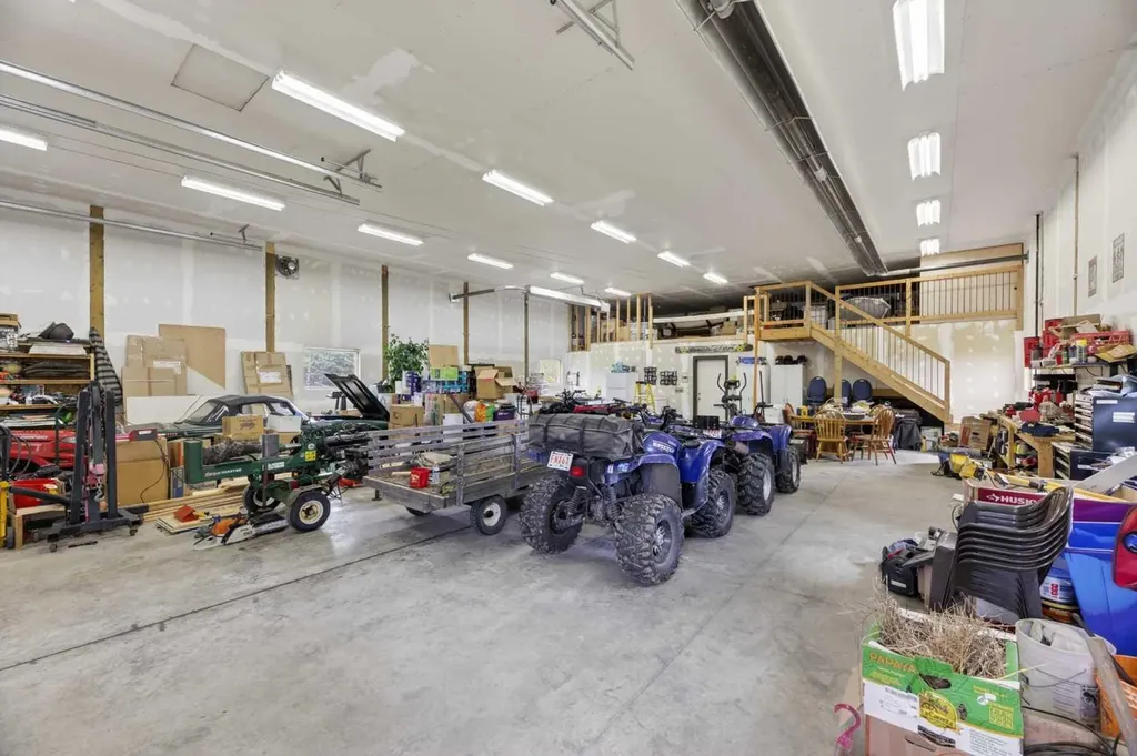 33445 Highway 587 Rural Mountain View County AB T0M 1X0