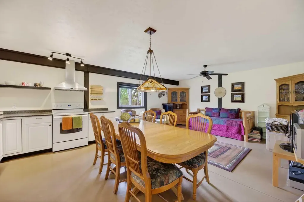 33445 Highway 587 Rural Mountain View County AB T0M 1X0