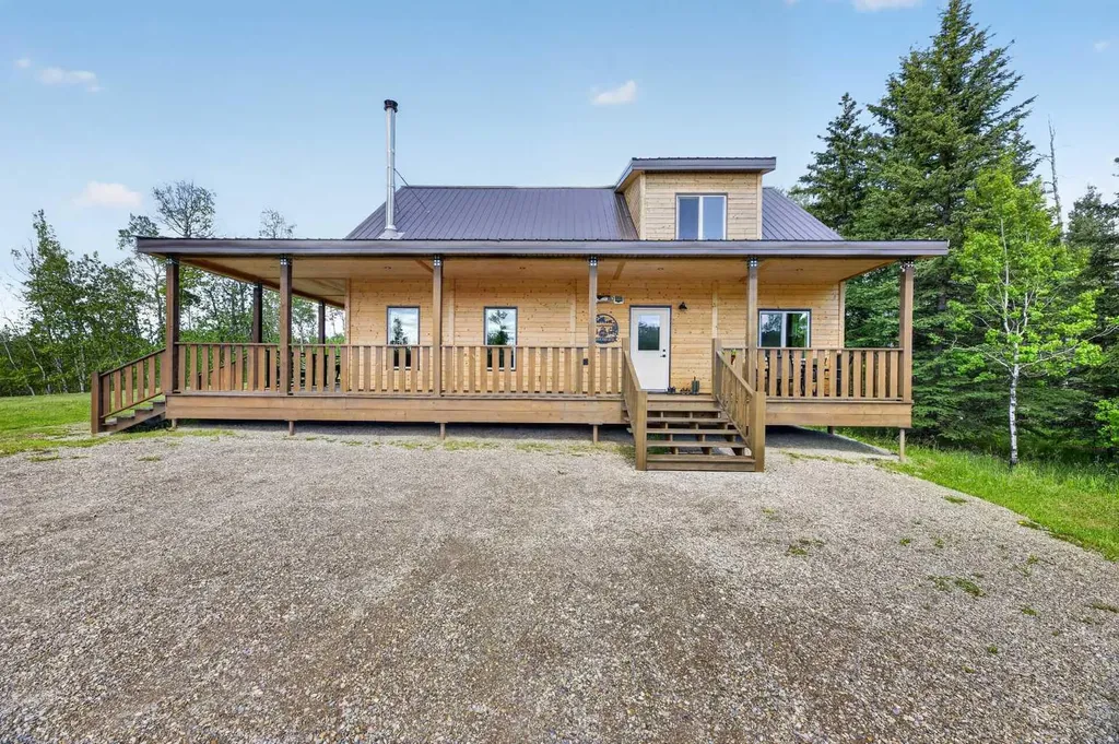 33445 Highway 587 Rural Mountain View County AB T0M 1X0