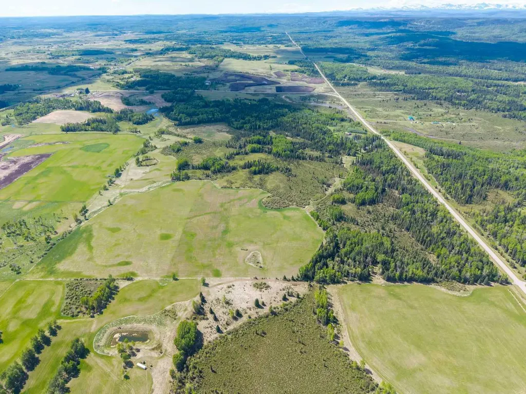 33445 Highway 587 Rural Mountain View County AB T0M 1X0