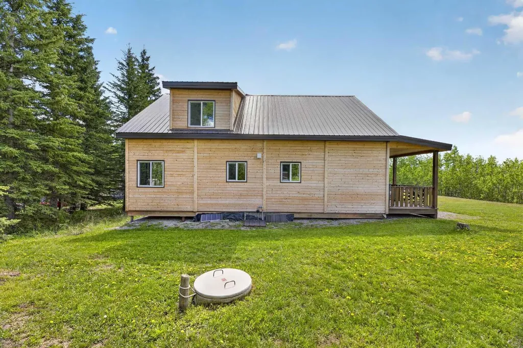 33445 Highway 587 Rural Mountain View County AB T0M 1X0