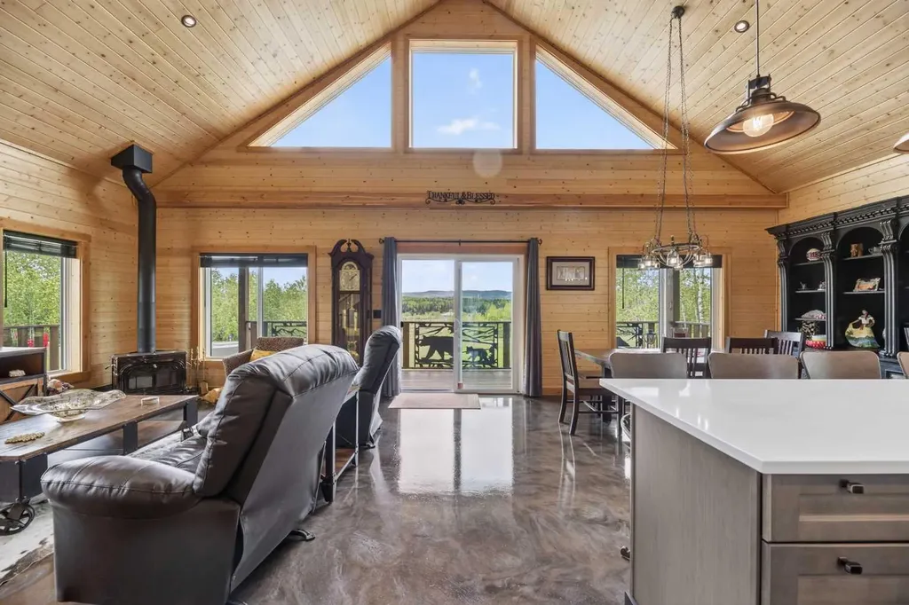 33445 Highway 587 Rural Mountain View County AB T0M 1X0