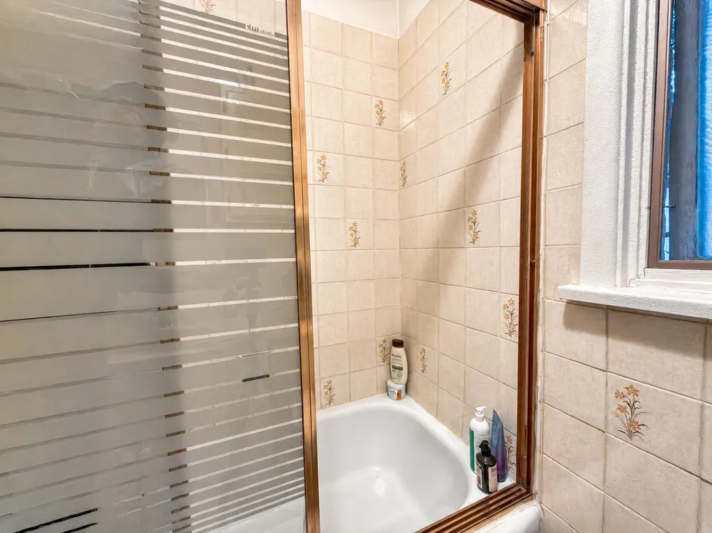 2115 Halifax Crescent NW Calgary AB T2M4C8