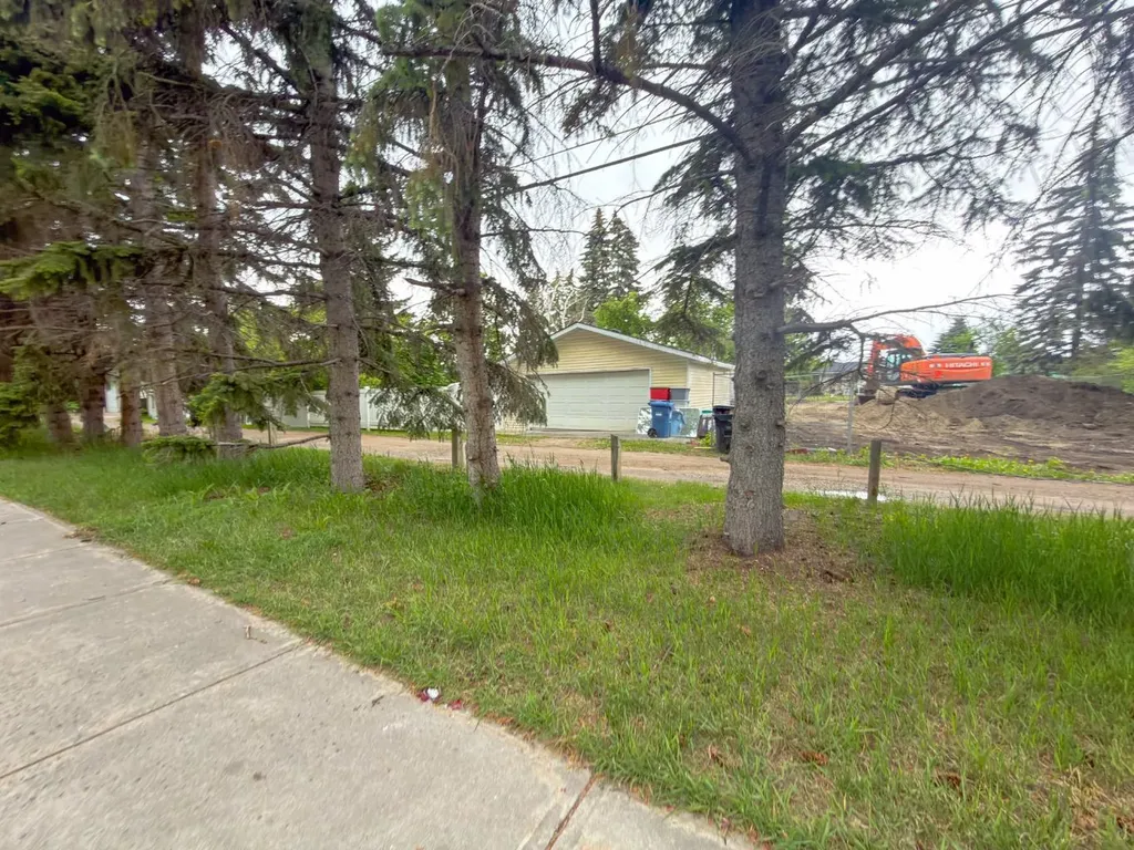 2115 Halifax Crescent NW Calgary AB T2M4C8