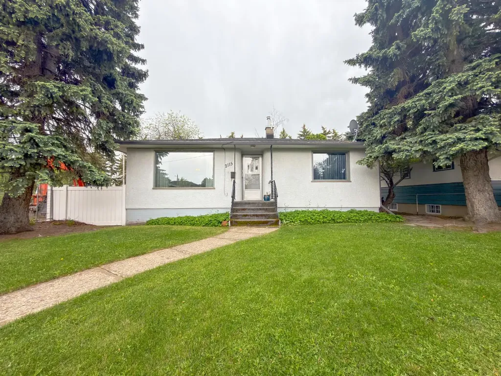 2115 Halifax Crescent NW Calgary AB T2M4C8