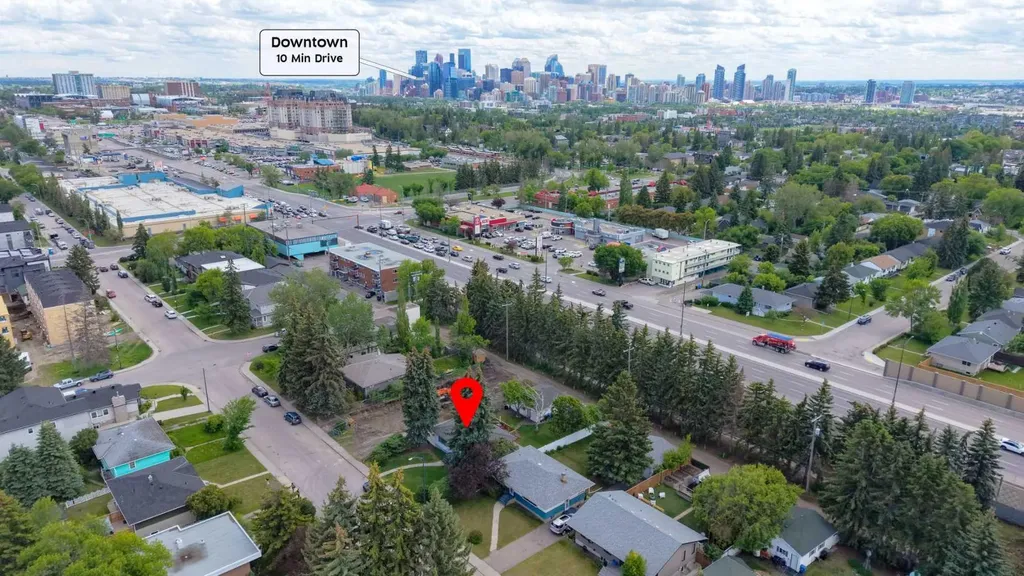 2115 Halifax Crescent NW Calgary AB T2M4C8