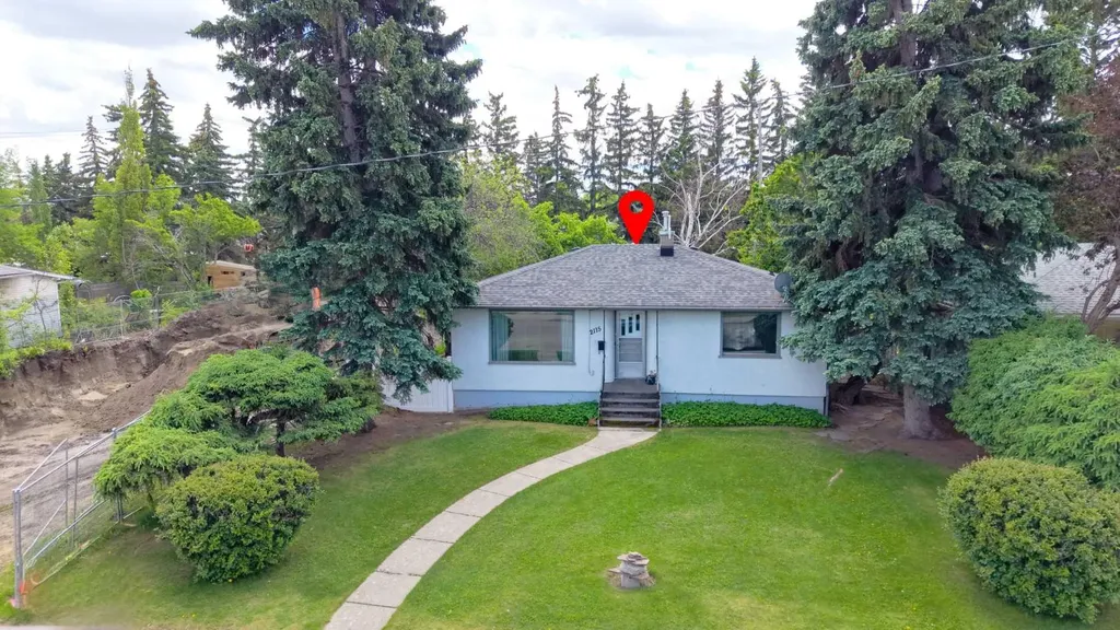 2115 Halifax Crescent NW Calgary AB T2M4C8