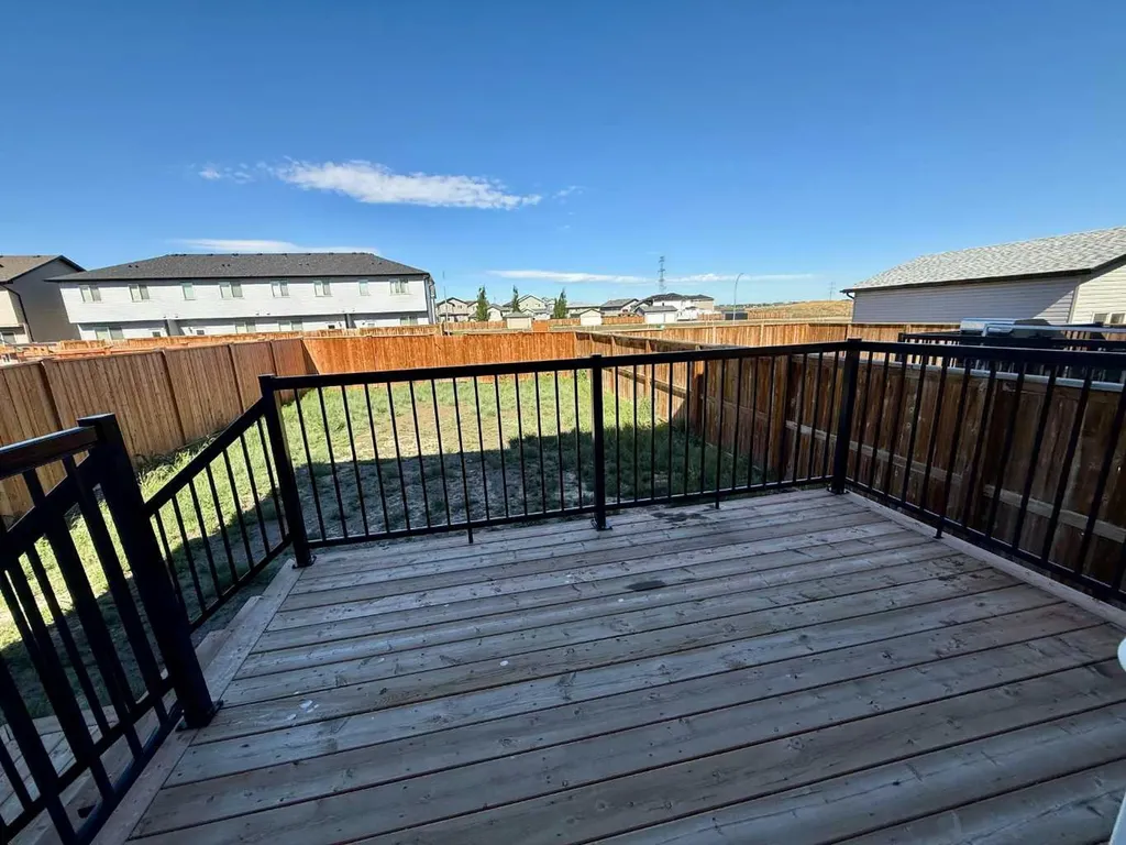 4022 10 Street N Lethbridge AB T1H 7G9