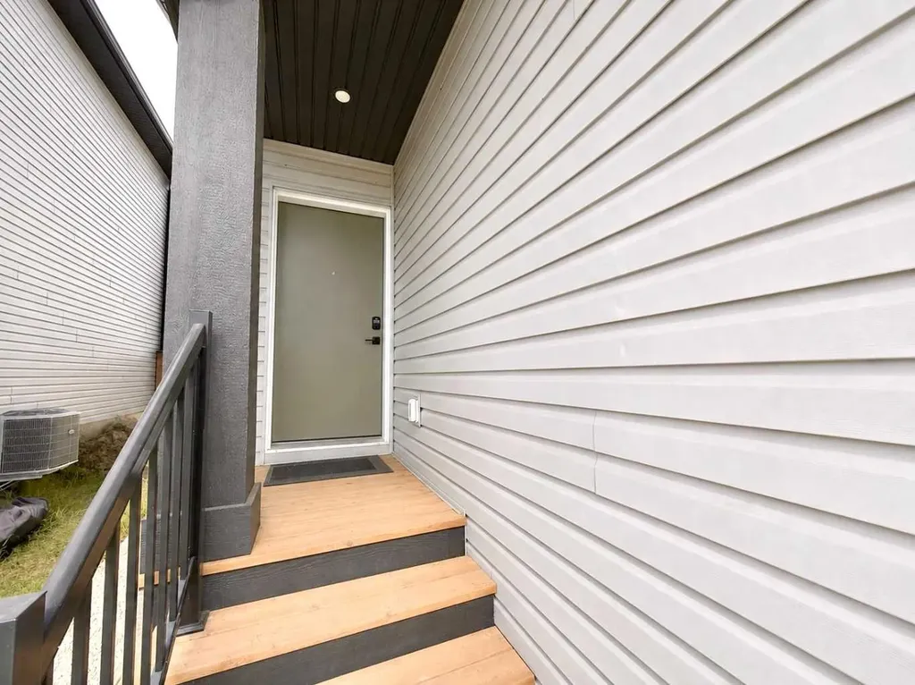 4022 10 Street N Lethbridge AB T1H 7G9