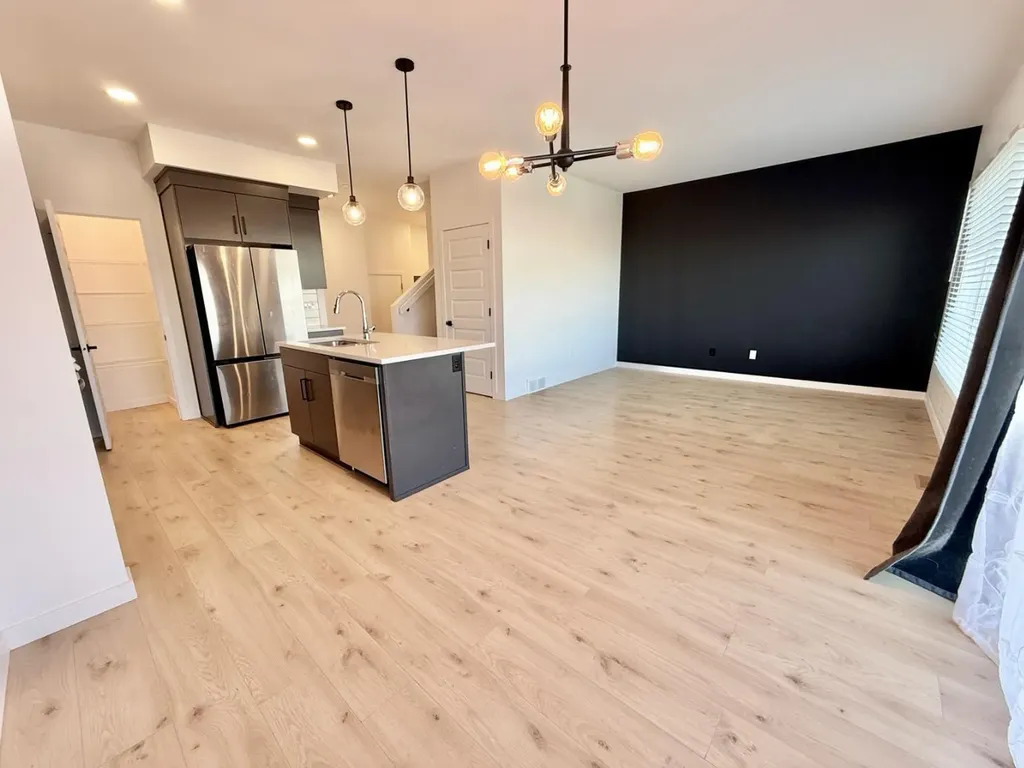 4022 10 Street N Lethbridge AB T1H 7G9