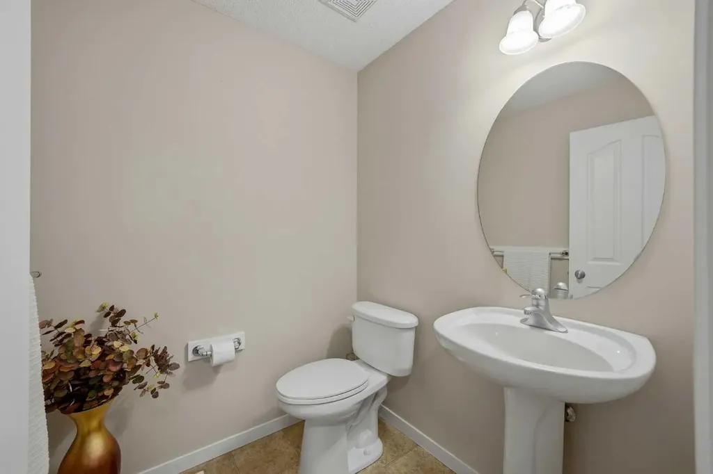 82 Springborough Point SW Calgary AB T3H 5M9