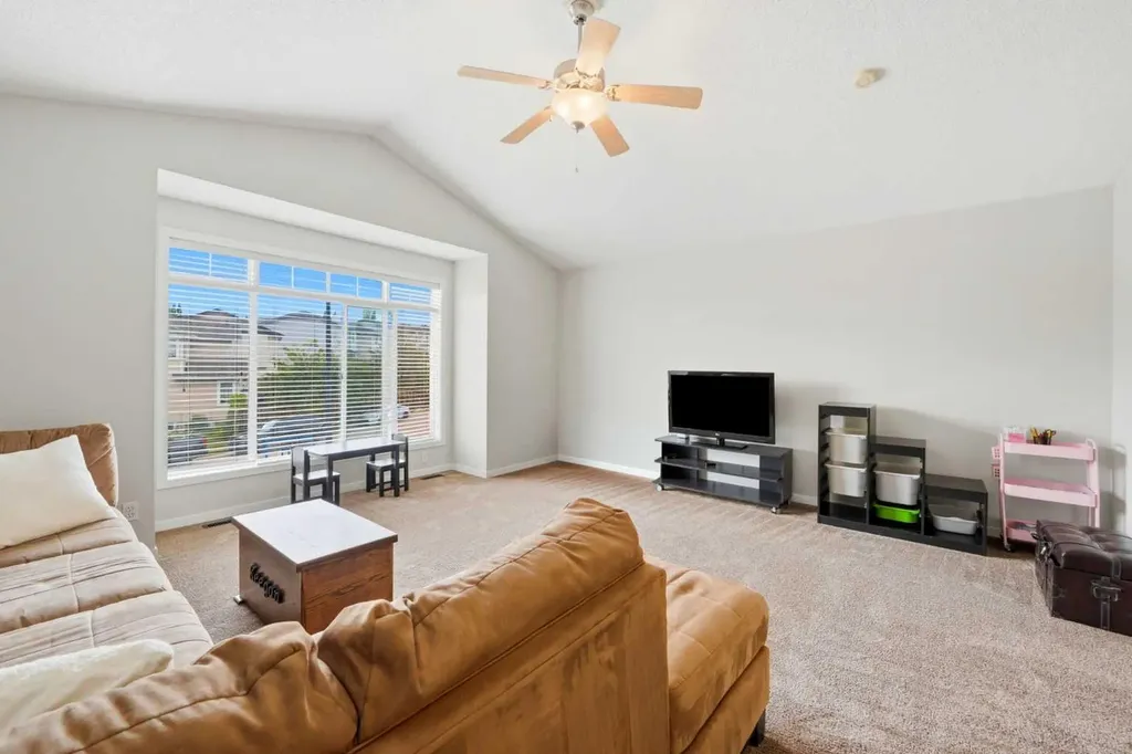 82 Springborough Point SW Calgary AB T3H 5M9
