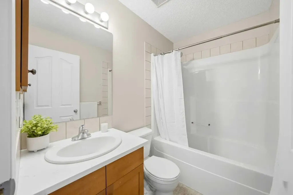 82 Springborough Point SW Calgary AB T3H 5M9