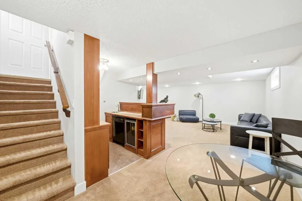 82 Springborough Point SW Calgary AB T3H 5M9