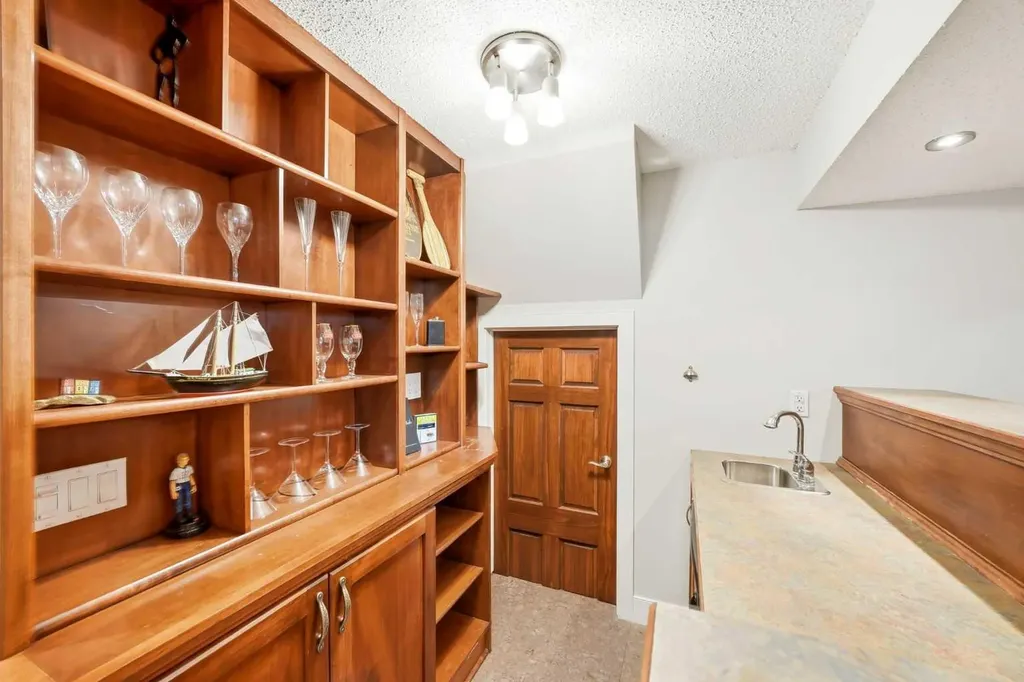 82 Springborough Point SW Calgary AB T3H 5M9
