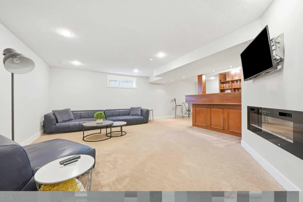 82 Springborough Point SW Calgary AB T3H 5M9