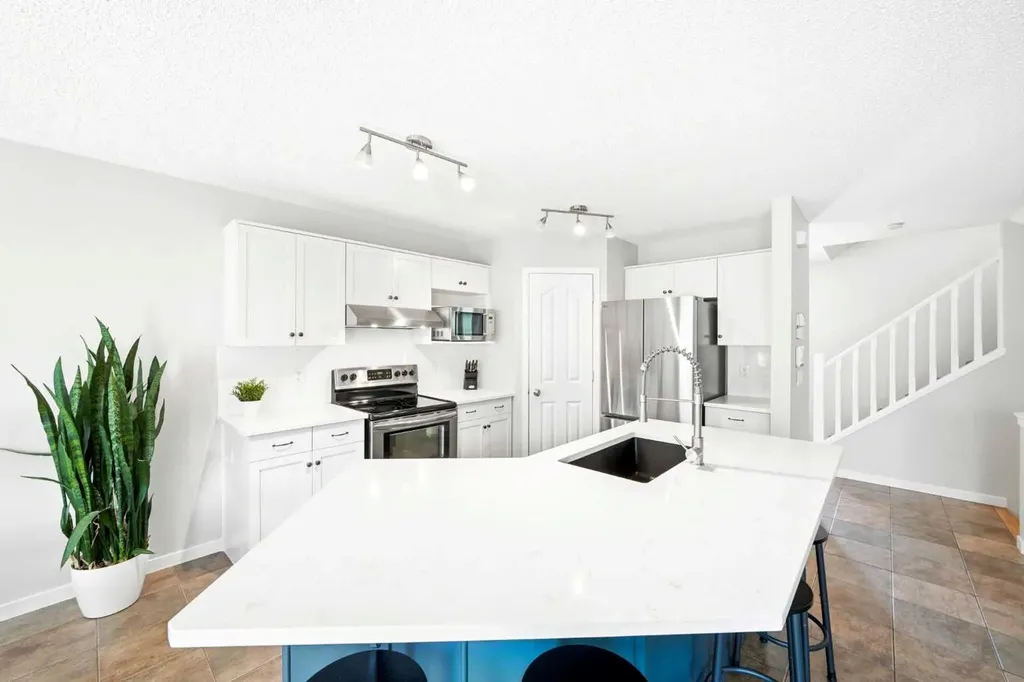82 Springborough Point SW Calgary AB T3H 5M9