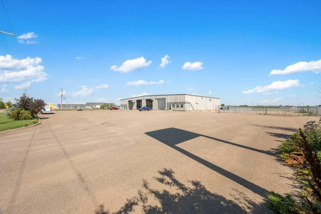 4807 40 Avenue Lloydminster SK S9V 2B7