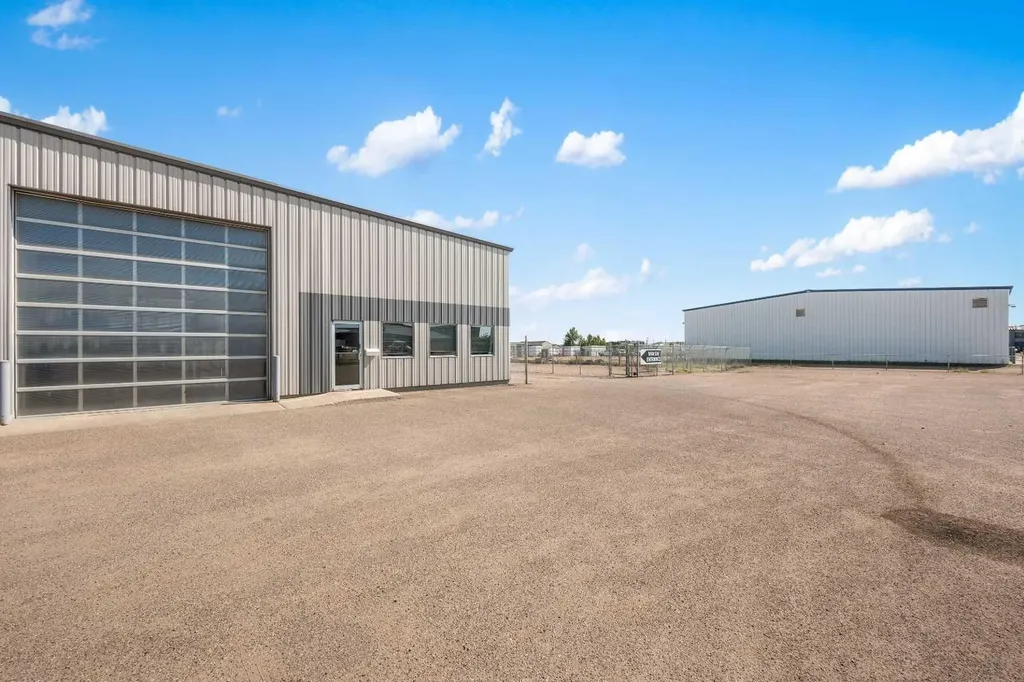 4807 40 Avenue Lloydminster SK S9V 2B7