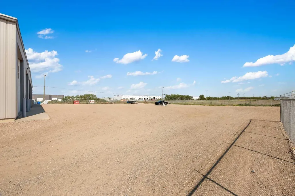 4807 40 Avenue Lloydminster SK S9V 2B7