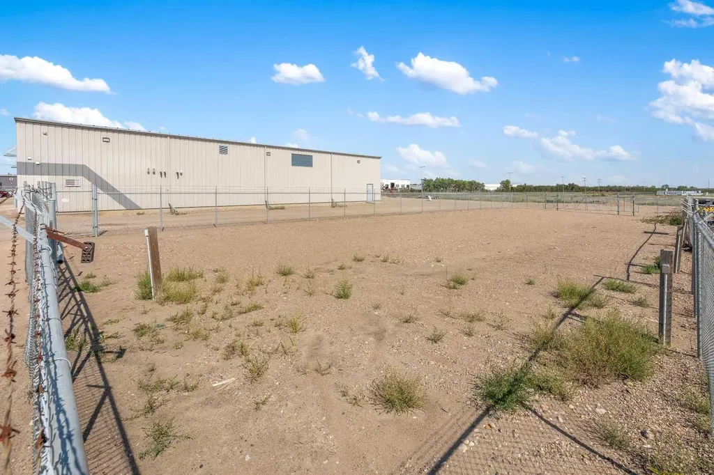 4807 40 Avenue Lloydminster SK S9V 2B7