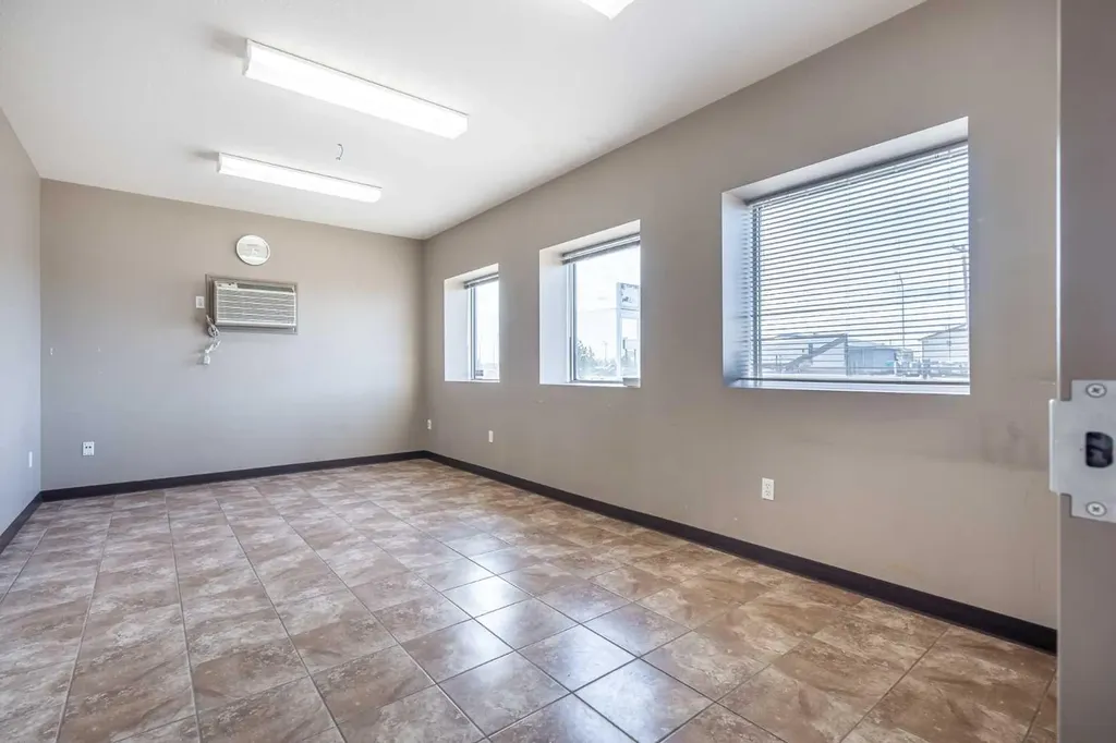 4807 40 Avenue Lloydminster SK S9V 2B7