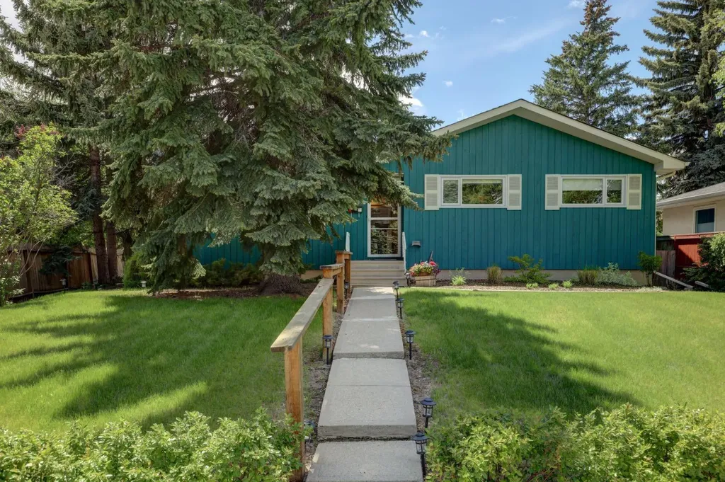68 Brown Crescent NW Calgary AB T2L1N5