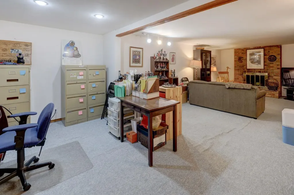 68 Brown Crescent NW Calgary AB T2L1N5