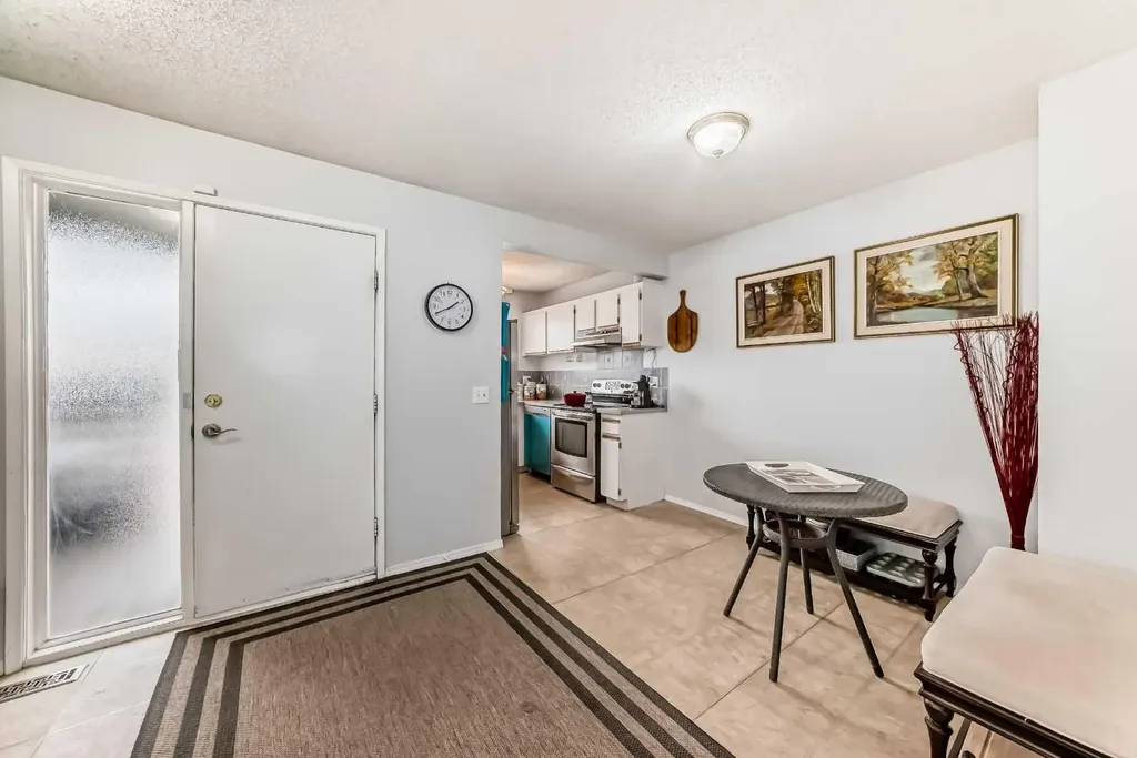 7172 Coach Hill Road SW Calgary AB T3H 1C8