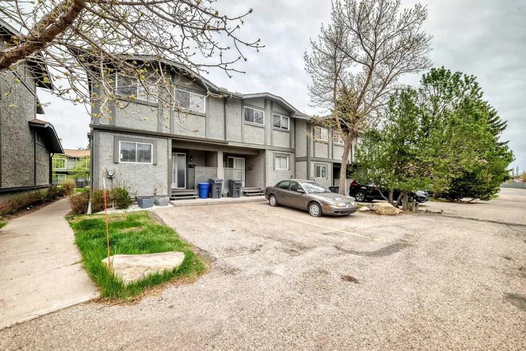 7172 Coach Hill Road SW Calgary AB T3H 1C8