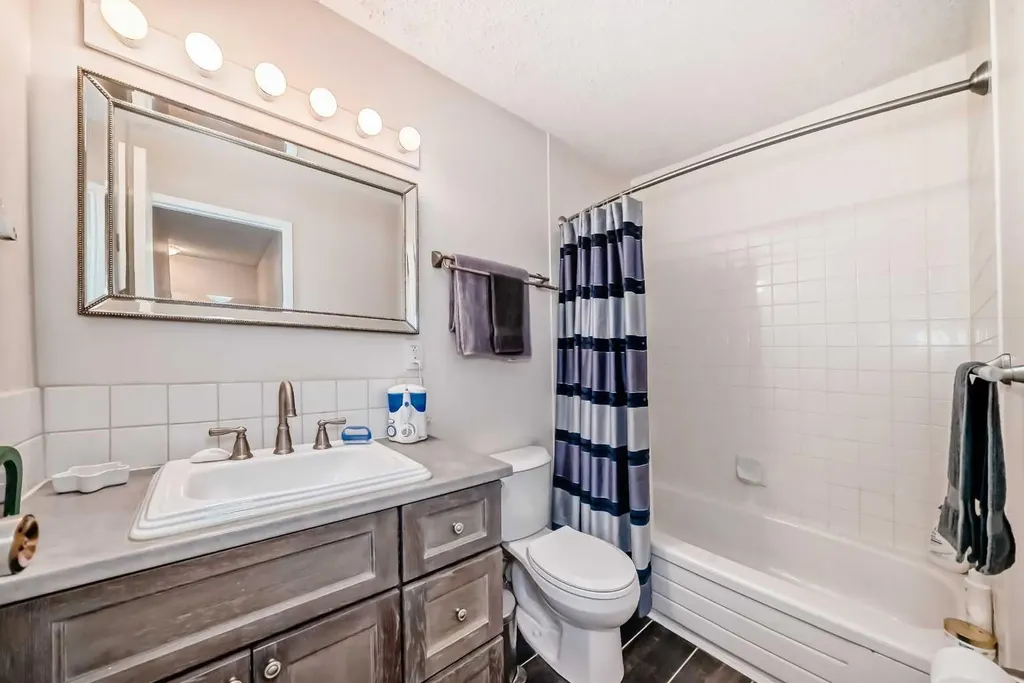 7172 Coach Hill Road SW Calgary AB T3H 1C8