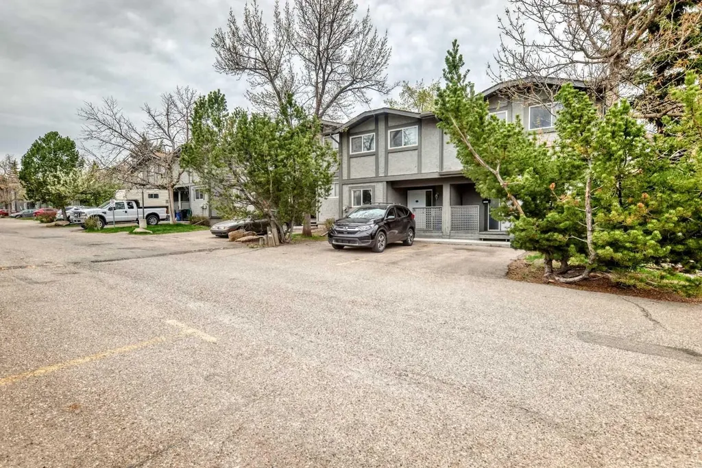 7172 Coach Hill Road SW Calgary AB T3H 1C8
