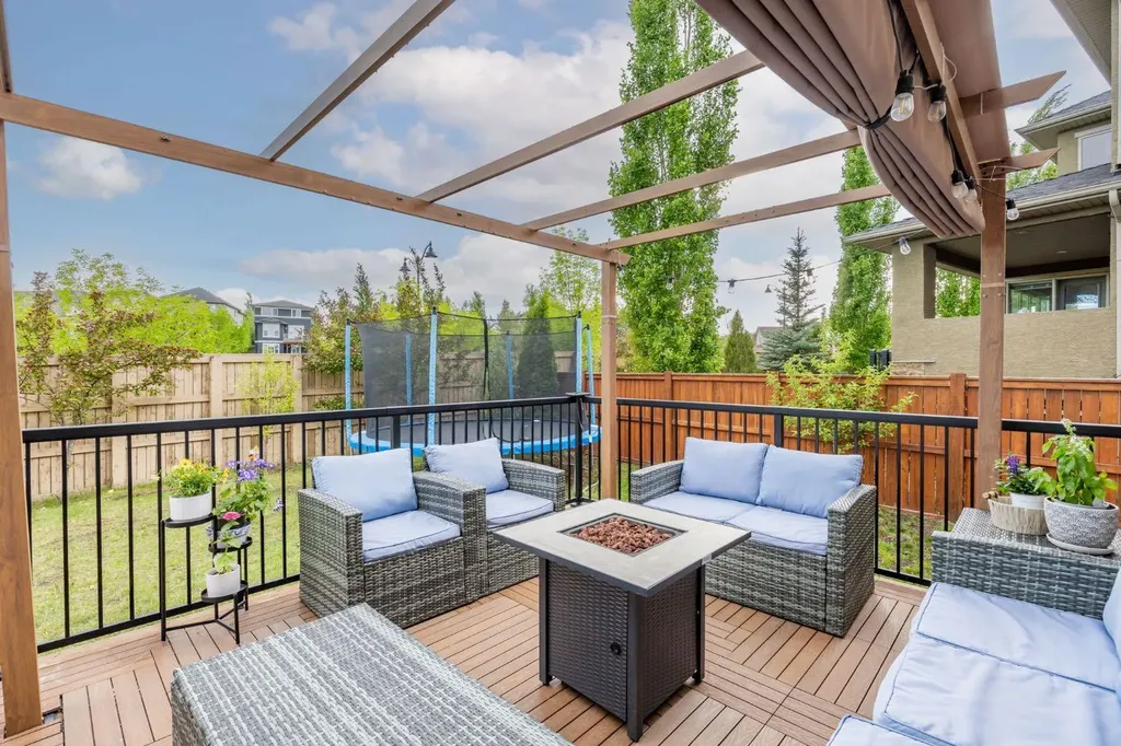 575 Evergreen Circle SW Calgary AB T2Y 0C1