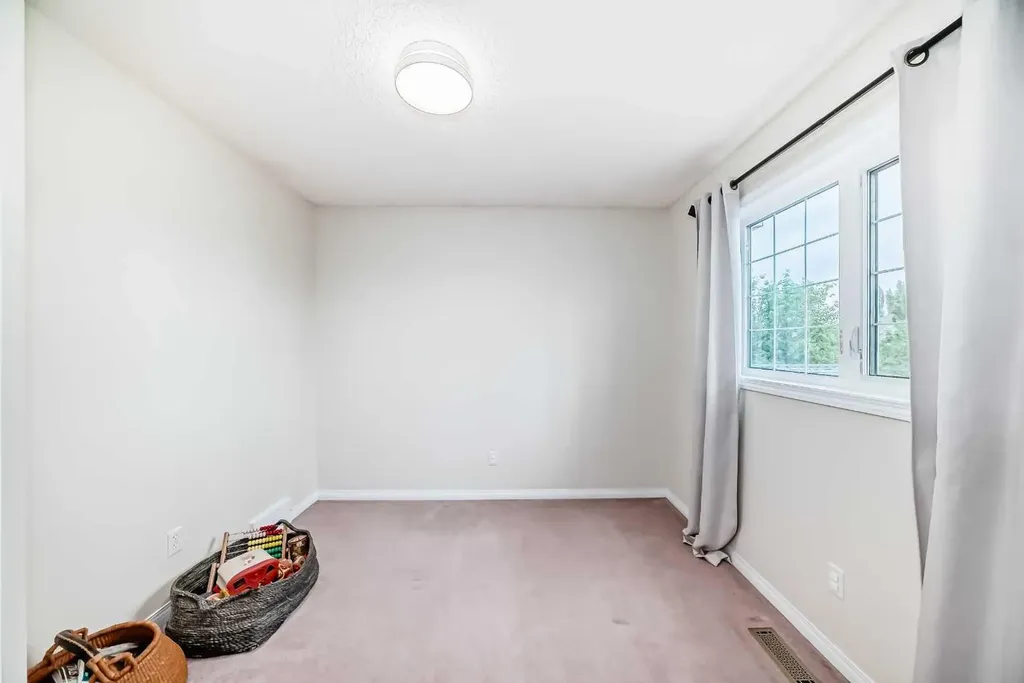 409 Rocky Ridge Bay NW Calgary AB T3G 4H8