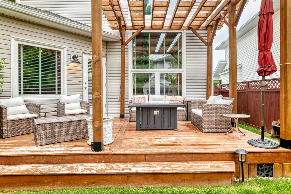409 Rocky Ridge Bay NW Calgary AB T3G 4H8