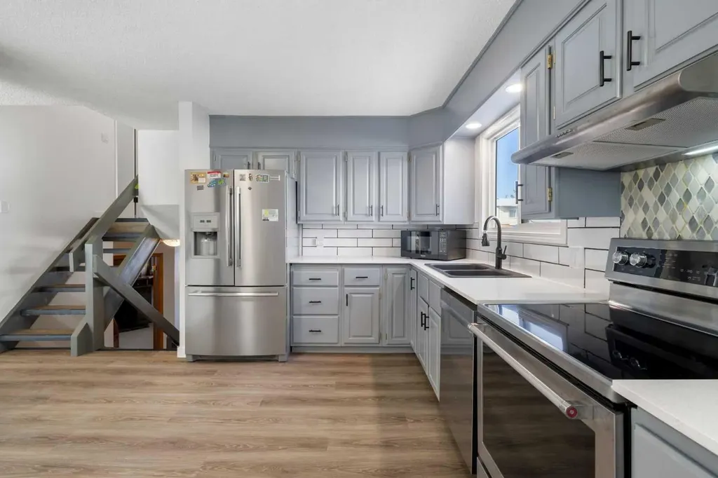 95 Beddington Way NE Calgary AB T3K1M8