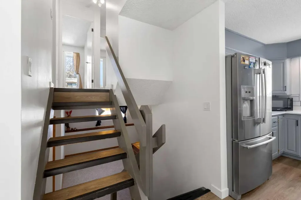 95 Beddington Way NE Calgary AB T3K1M8
