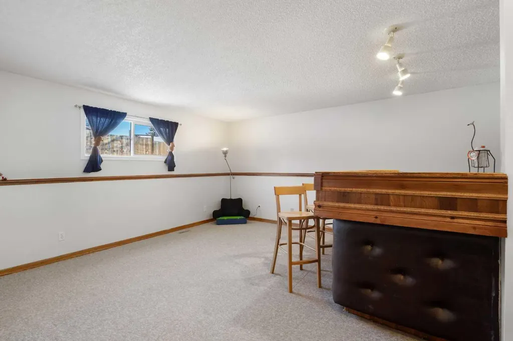 95 Beddington Way NE Calgary AB T3K1M8
