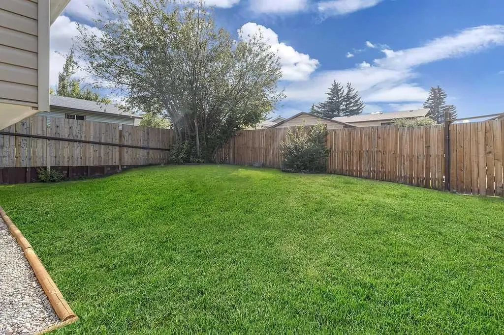 95 Beddington Way NE Calgary AB T3K1M8