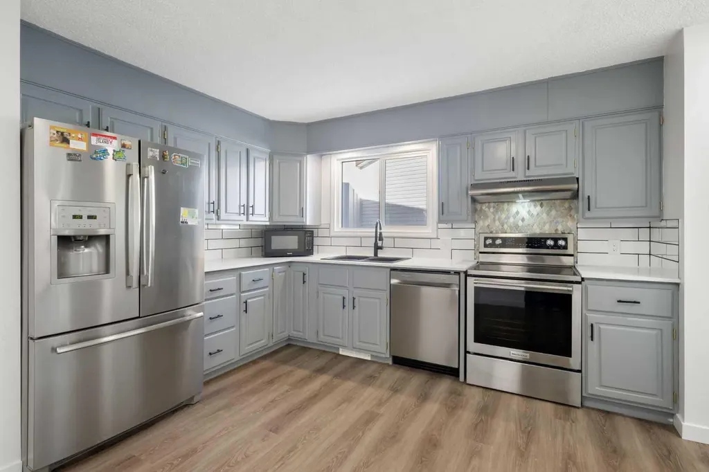 95 Beddington Way NE Calgary AB T3K1M8