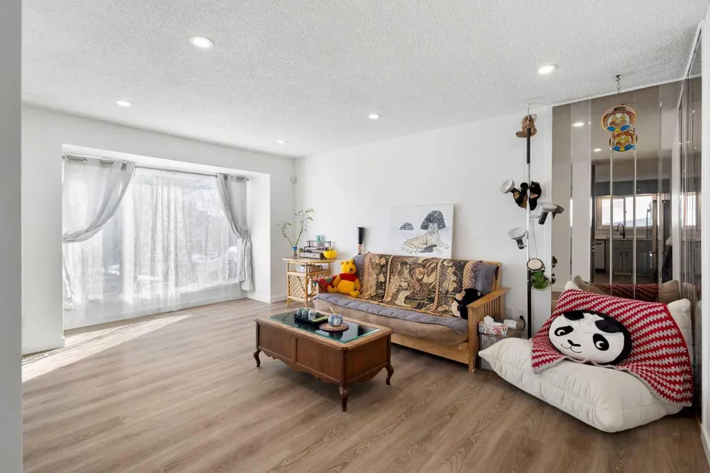 95 Beddington Way NE Calgary AB T3K1M8