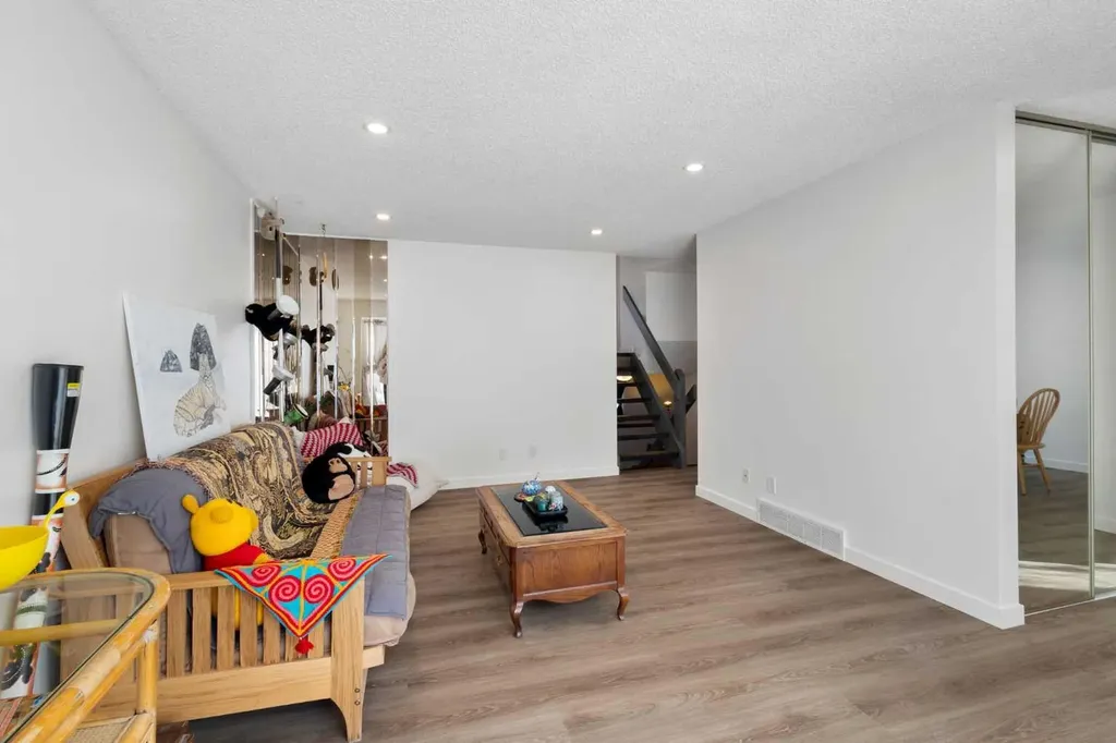 95 Beddington Way NE Calgary AB T3K1M8